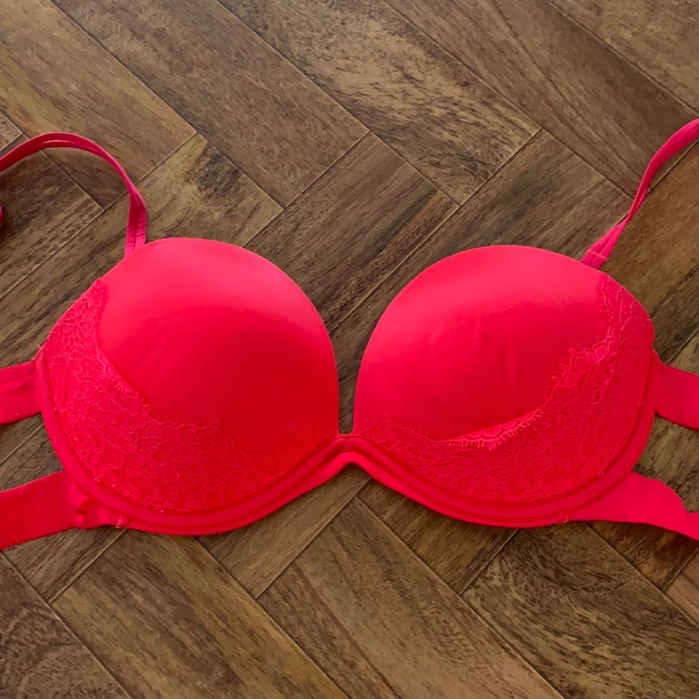 Victoria’s Secret very sexy strapless